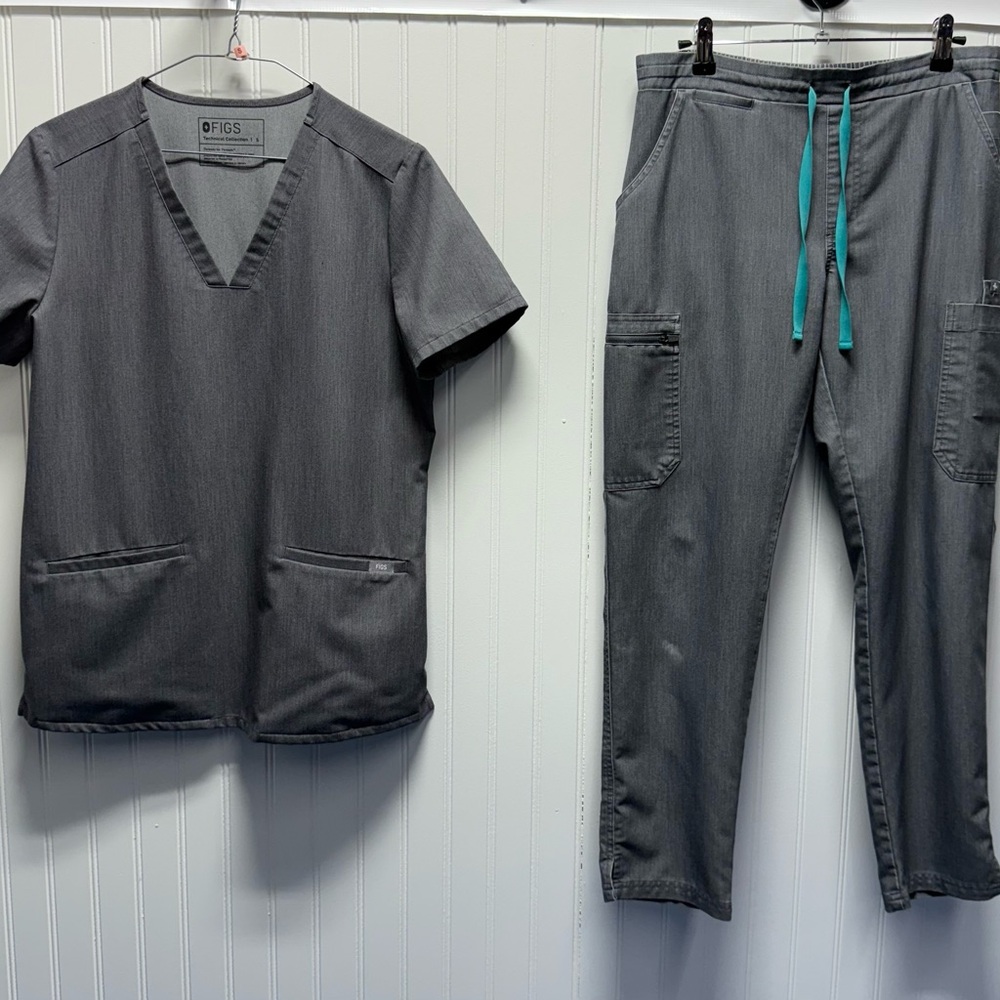Figs Graphite Grey Scrub Set Small (MARK DOWN SEE DESCRIPTION)